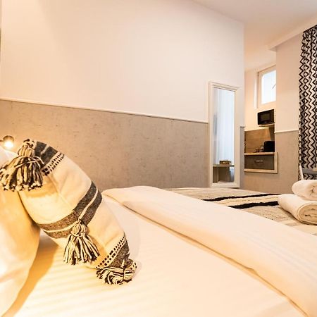 Okbrasov - Apartment & Studio In The Heart Of Old Town, Moments Away From The Black Church Zewnętrze zdjęcie