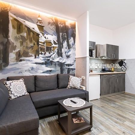 Okbrasov - Apartment & Studio In The Heart Of Old Town, Moments Away From The Black Church Zewnętrze zdjęcie