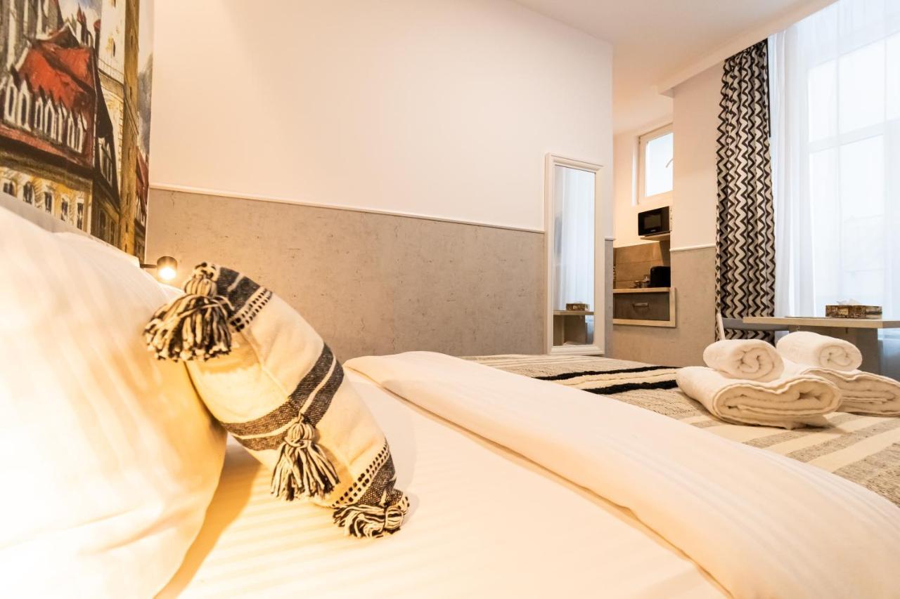 Okbrasov - Apartment & Studio In The Heart Of Old Town, Moments Away From The Black Church Zewnętrze zdjęcie