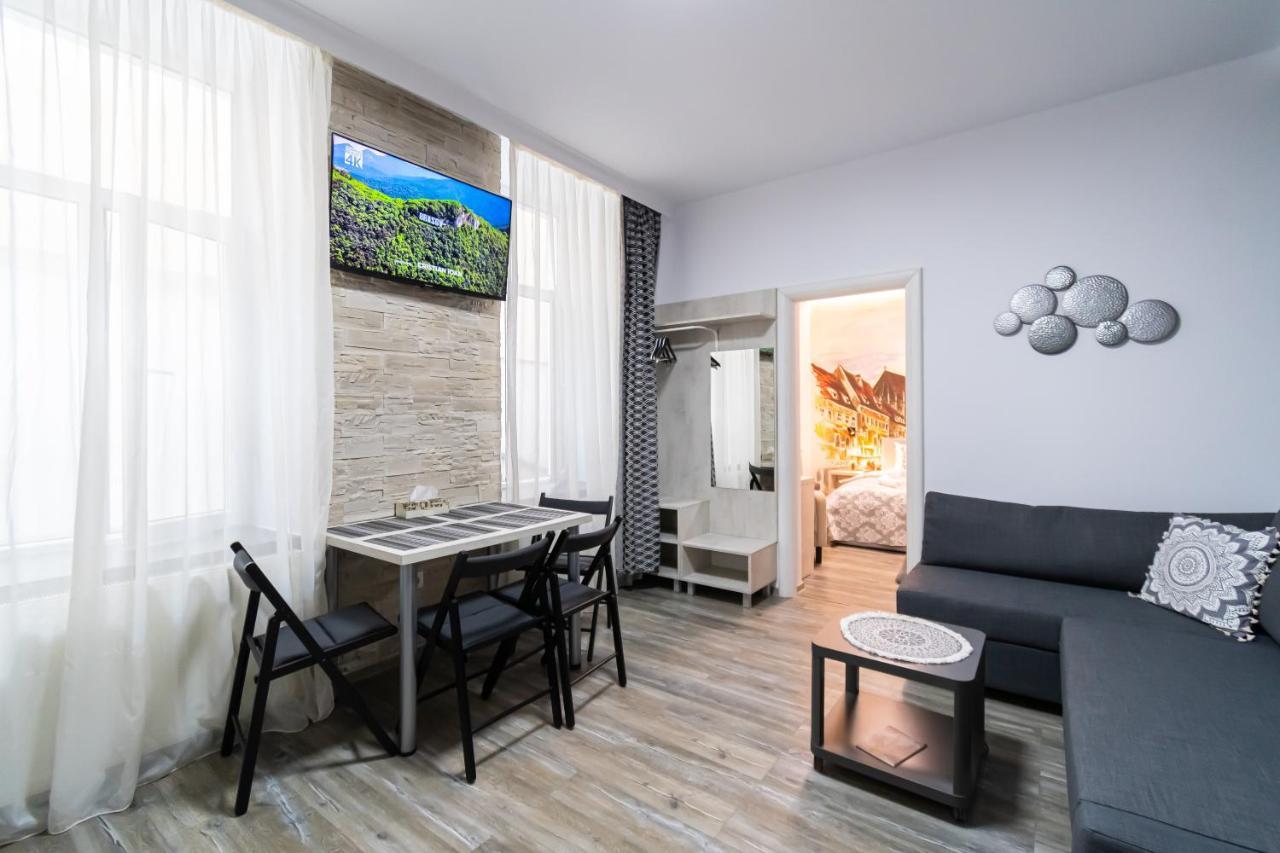 Okbrasov - Apartment & Studio In The Heart Of Old Town, Moments Away From The Black Church Zewnętrze zdjęcie