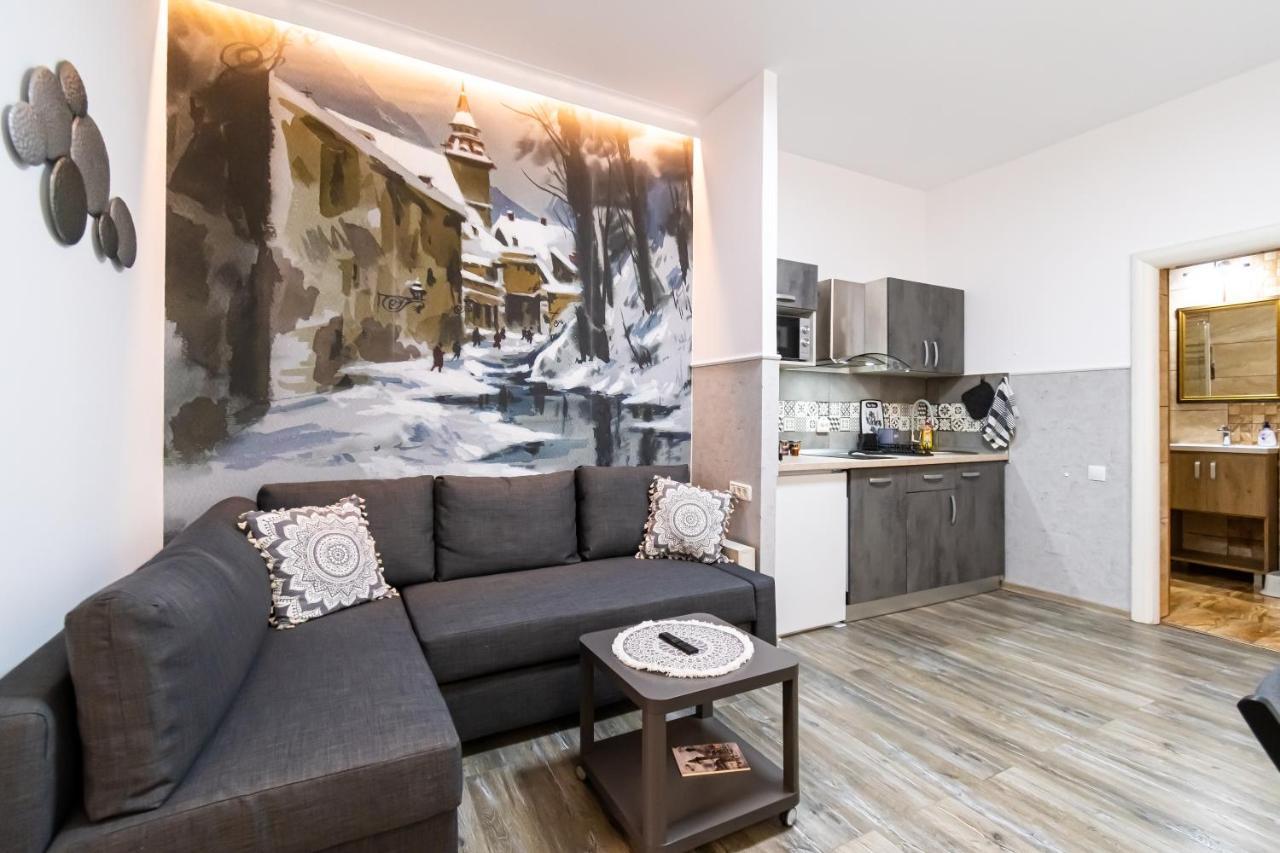 Okbrasov - Apartment & Studio In The Heart Of Old Town, Moments Away From The Black Church Zewnętrze zdjęcie